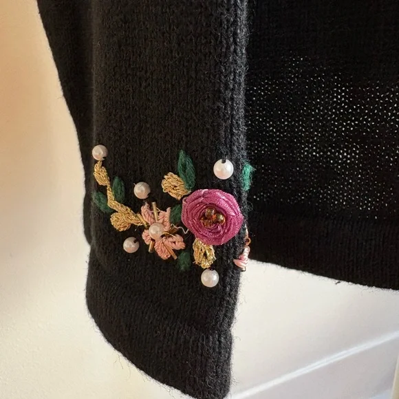 Christmas Cardigan - Picture 6 of 13